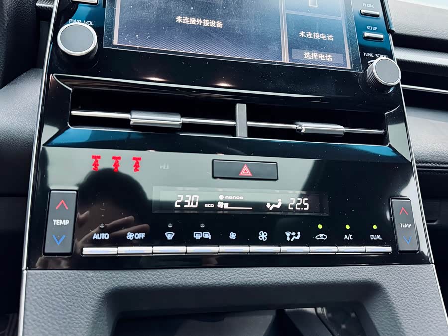 Toyota Avalon 2022 car image #16