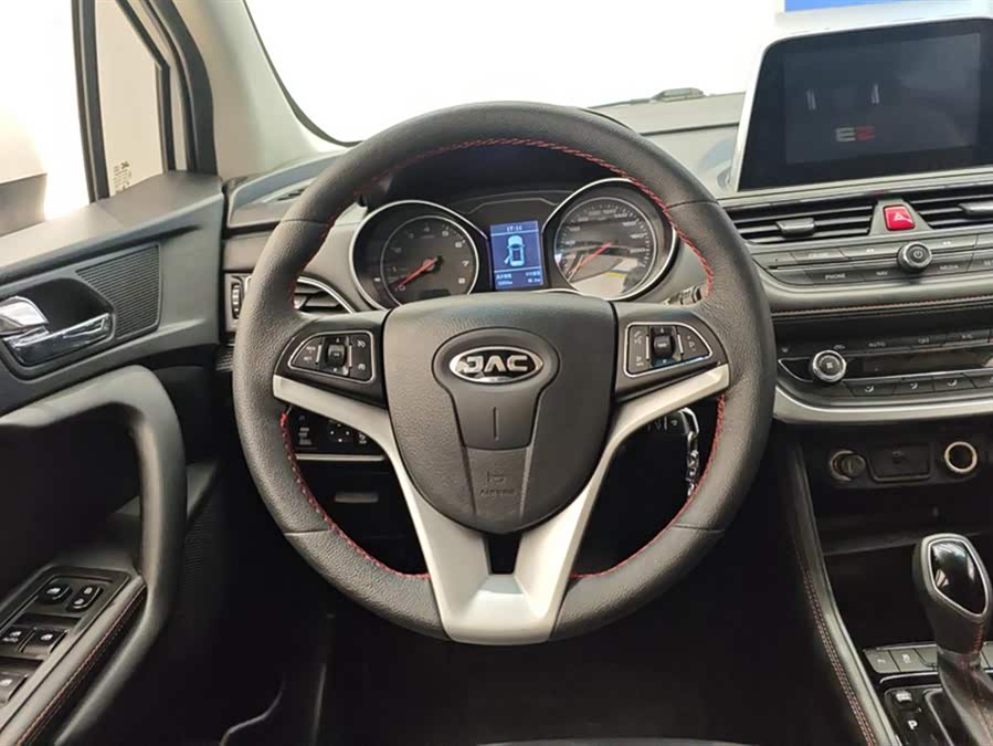JAC 2018 car image #16