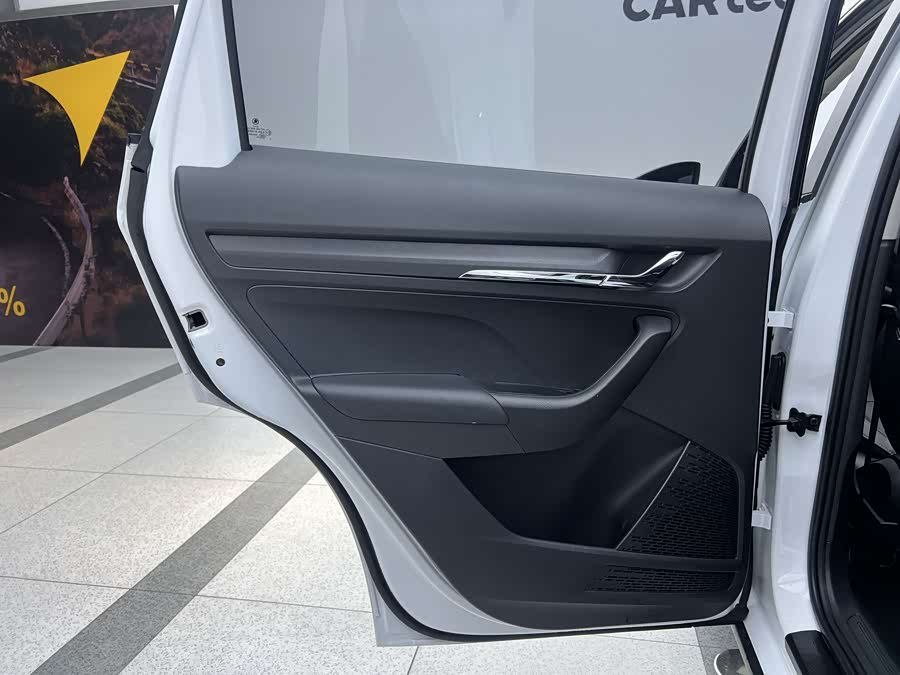 Skoda Kamiq 2024 imagen de coche #16