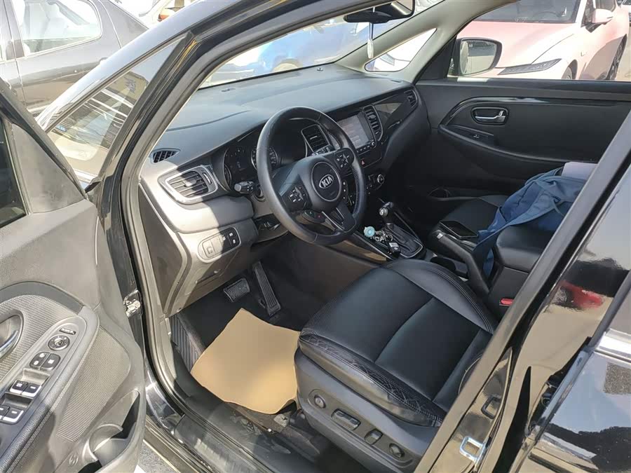 Kia Carens 2016 immagine di auto #16