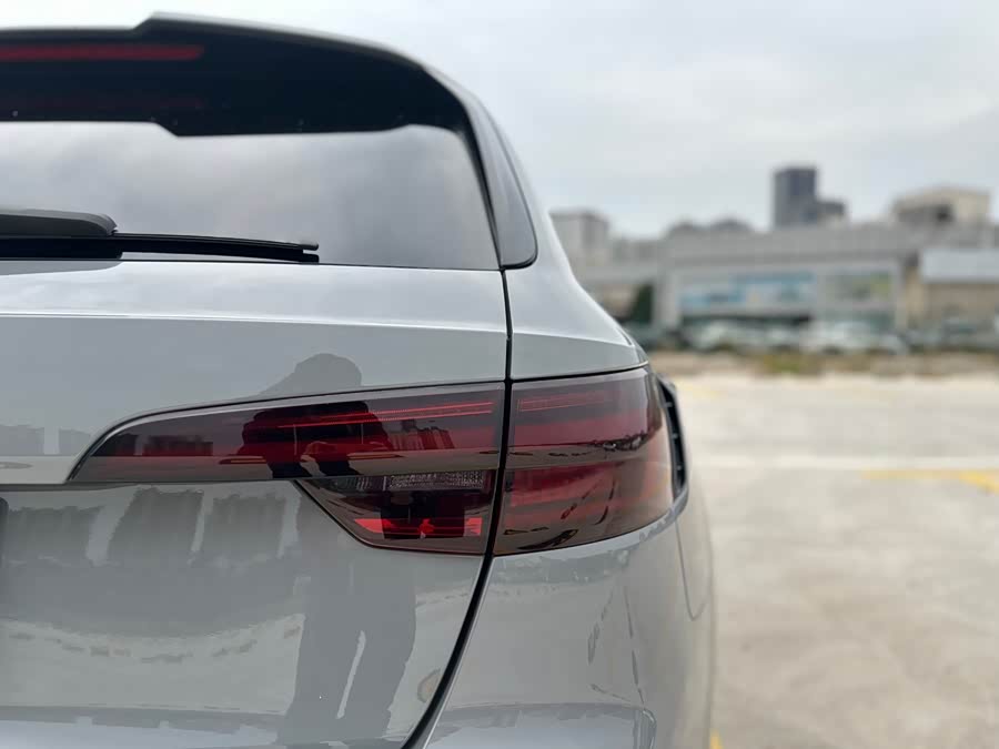 Audi RS 4 2019 car image #16