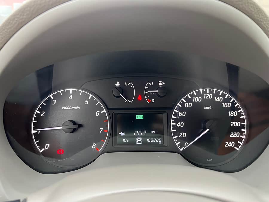 Nissan Sylphy 2013 car image #16
