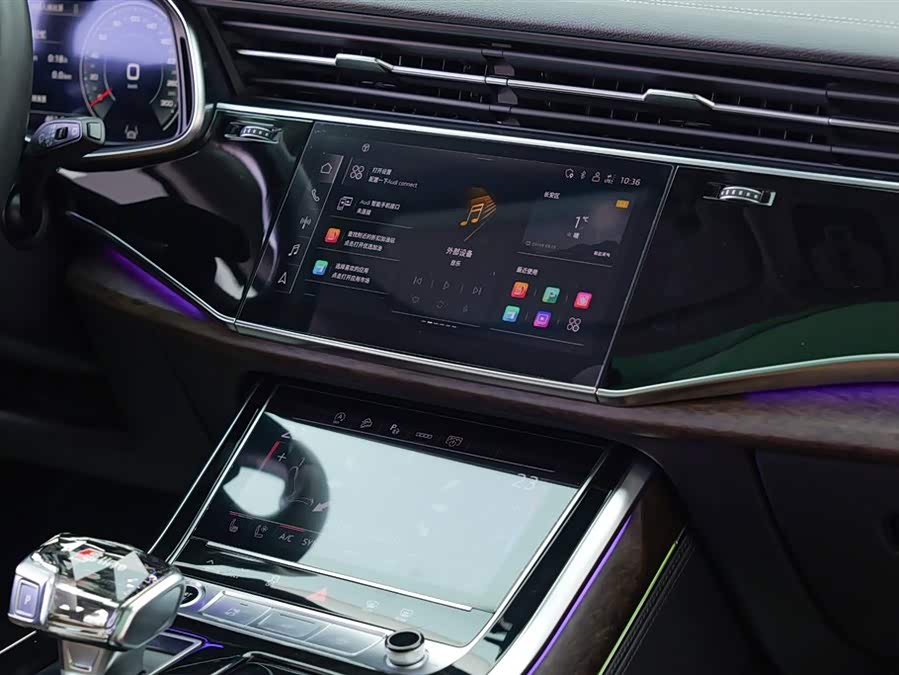 Audi Q7 2022 car image #16