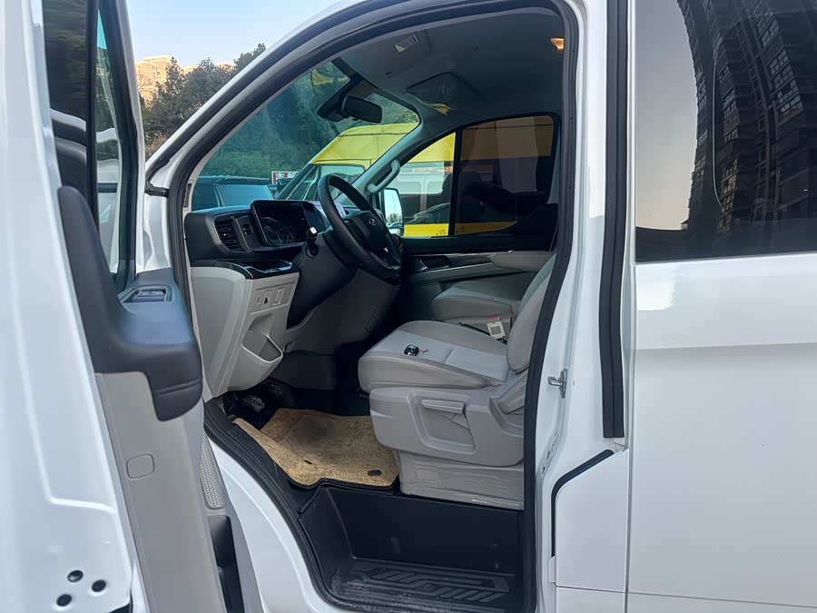 Ford Transit 2025 immagine di auto #16