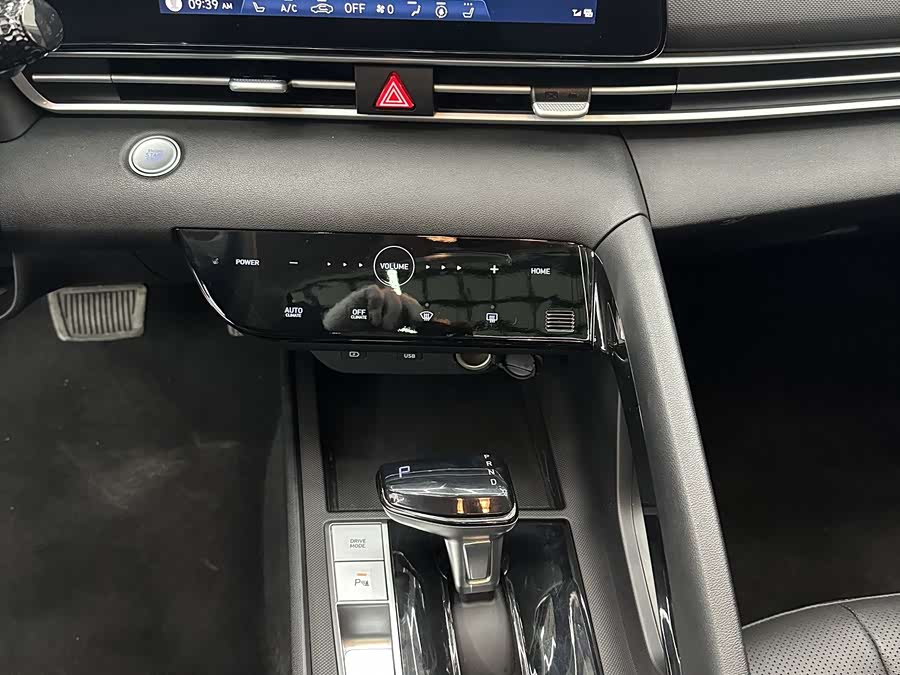 Hyundai Elantra 2022 car image #16