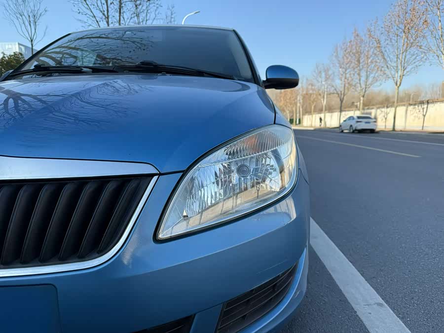 Skoda Fabia 2014 image de voiture #16