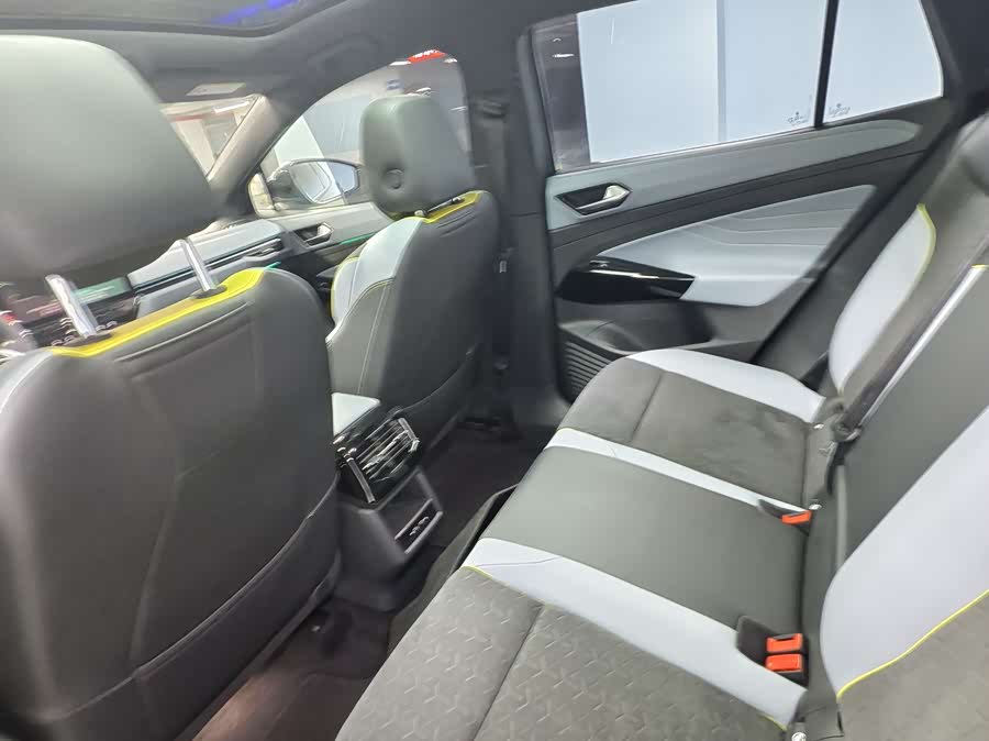 Volkswagen ID.4 X 2022 immagine di auto #16
