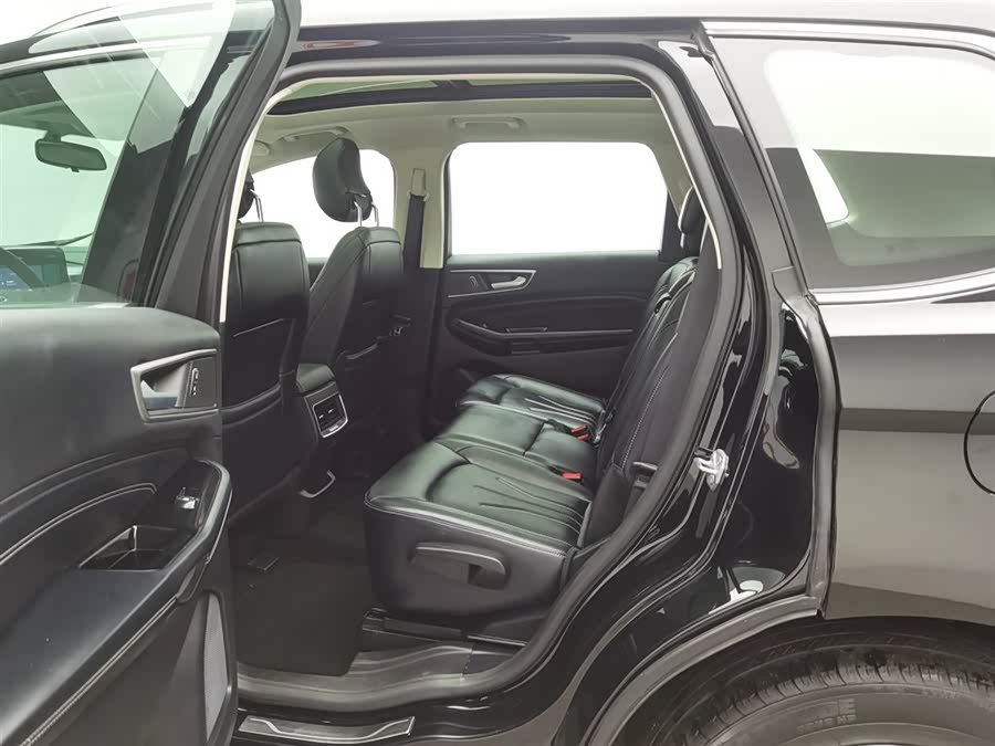 Ford Edge 2021 car image #16