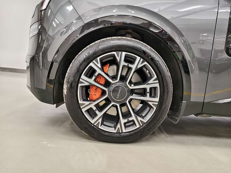 Lynk & Co 900 2025 car image #16