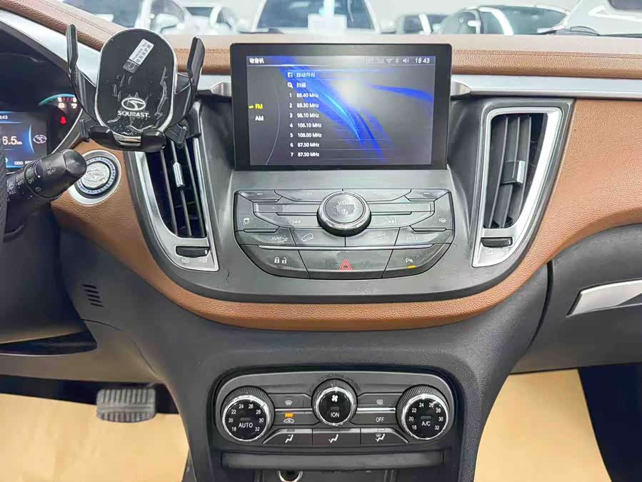 Soueast DX7 2016 #16 Soueast DX7 2016 car image #16