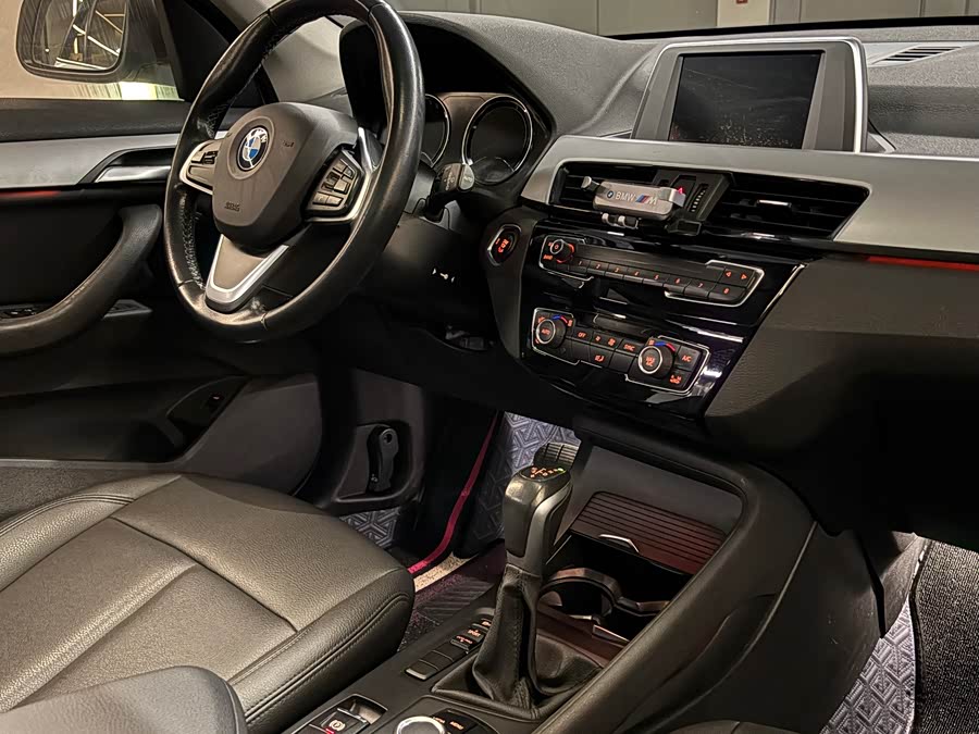 BMW X1 2019 car image #16