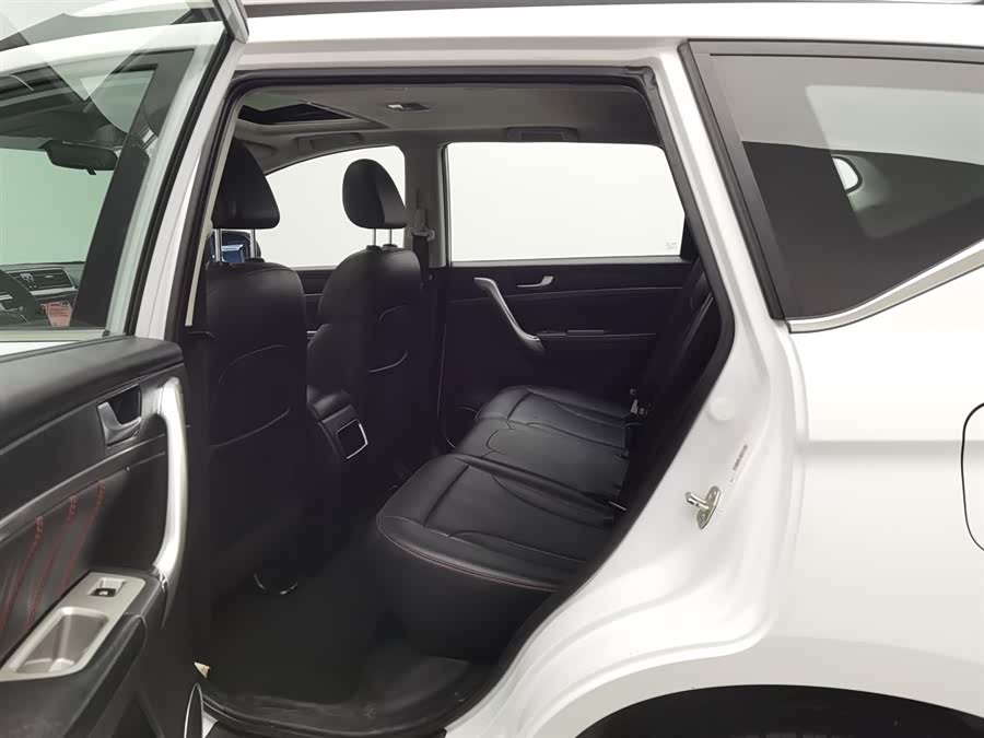 Haval M6 2017 car image #16