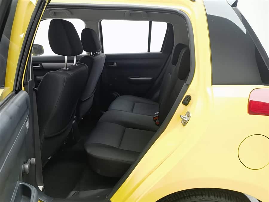 Suzuki Swift 2012 car image #16
