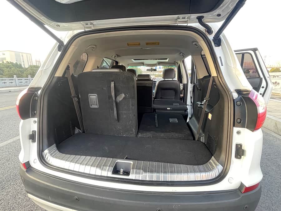 SWM X7 2018 imagen de coche #16