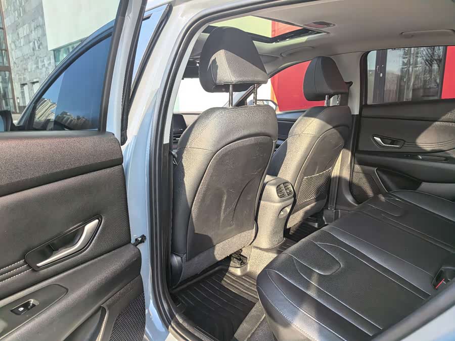 Hyundai Elantra 2022 car image #16