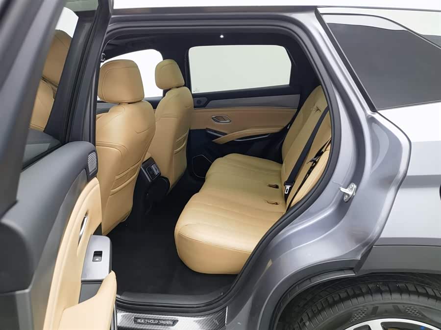 BYD SongL DM-i 2025 car image #16