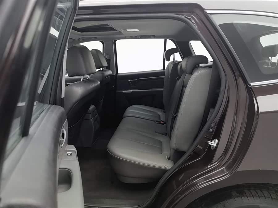 Hyundai Santa Fe Classic 2012 car image #16