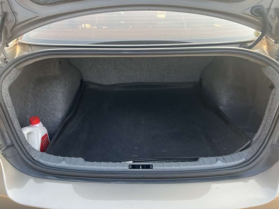 BMW 3 Series (Imported) 2011 immagine di auto #16