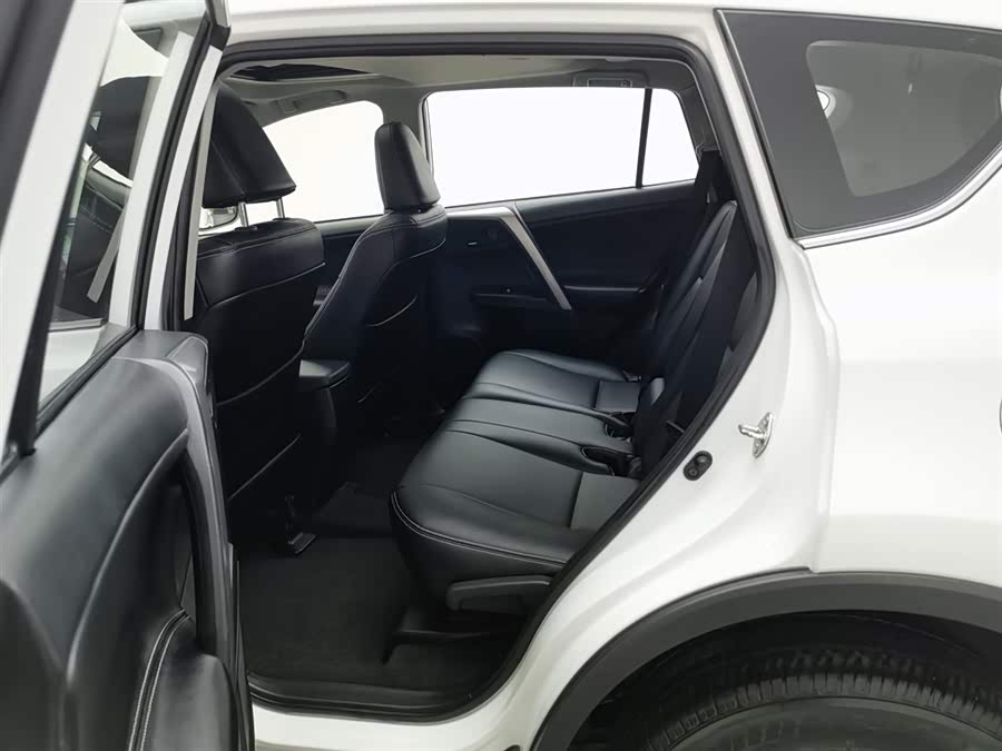 Toyota RAV4 2019 car image #16