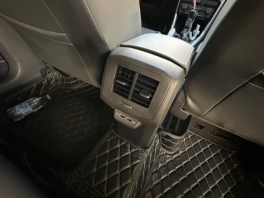 Volkswagen T-Cross 2020 car image #16