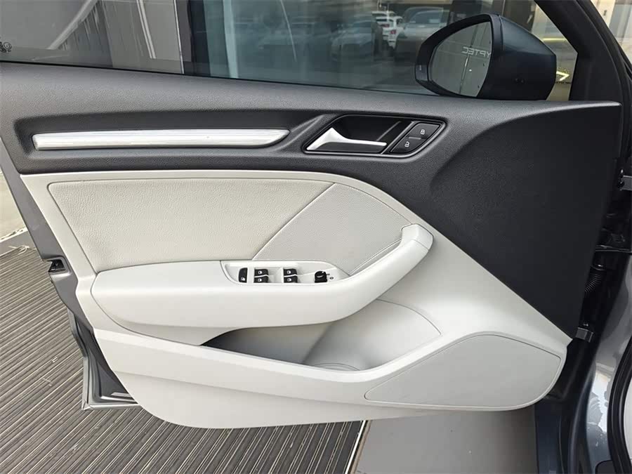 Audi A3 2014 car image #16