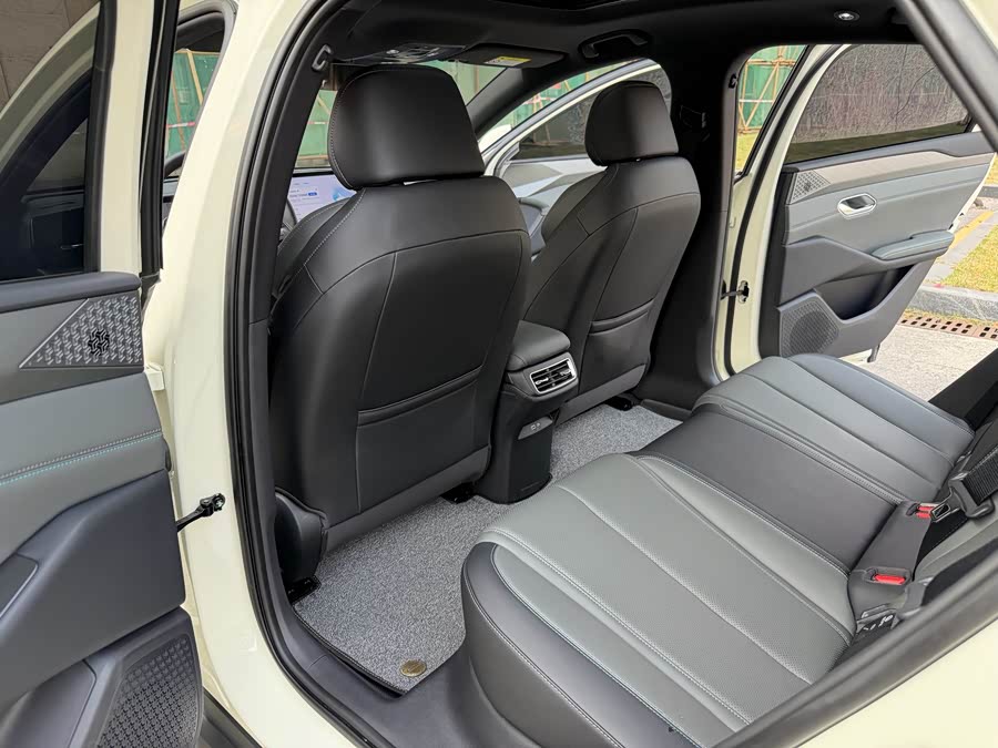 BYD Qin L 2025 car image #16