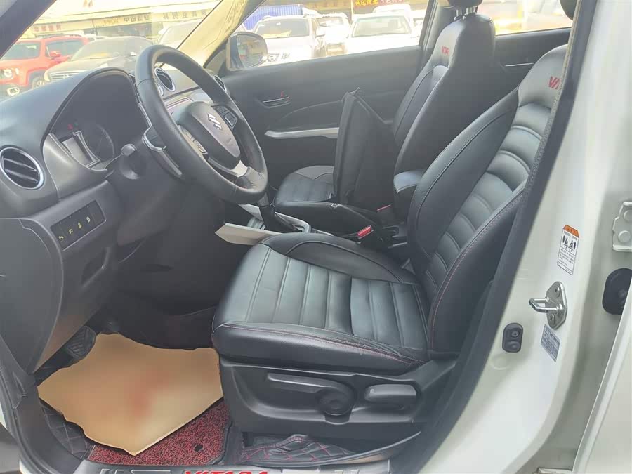 Suzuki Vitara 2016 car image #16