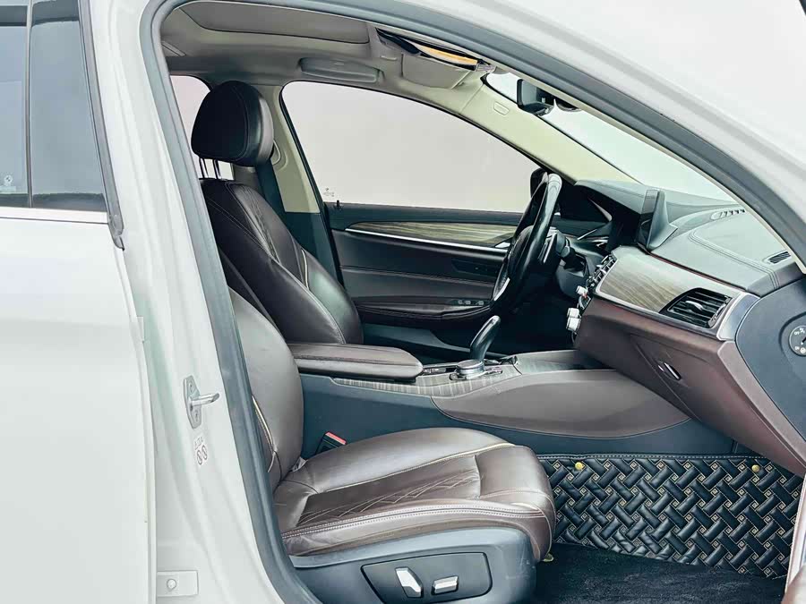 BMW 5 Series 2018 #16 BMW 5 Series 2018 car image #16