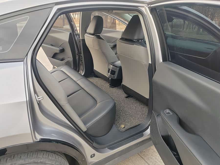 Toyota bZ3 2023 immagine di auto #16