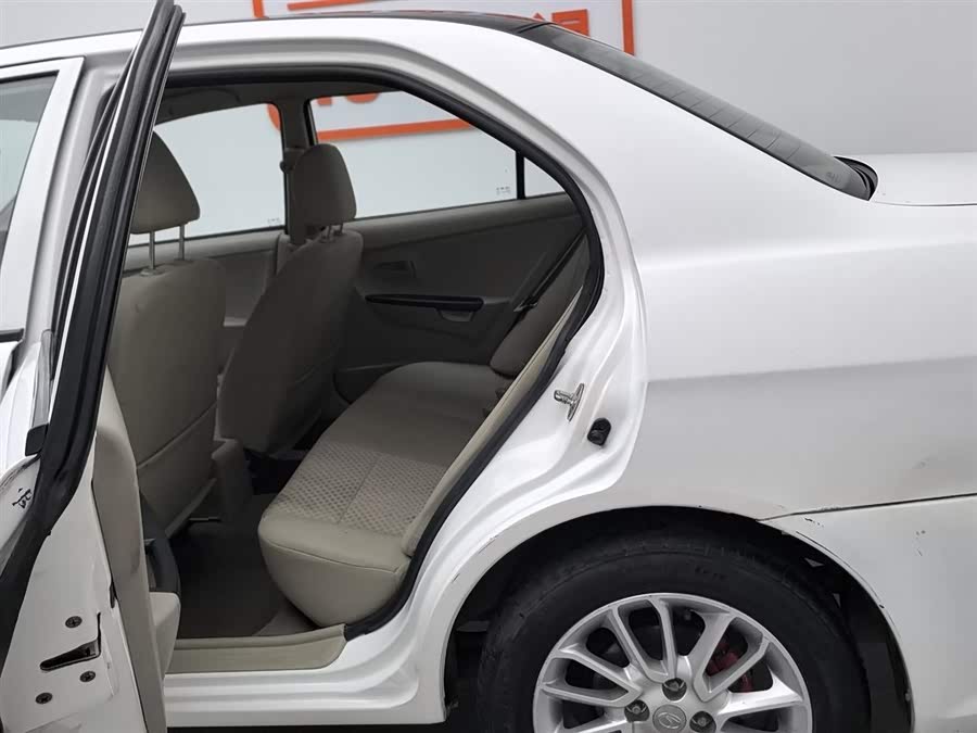 Soueast V3 Lingyue 2016 car image #16