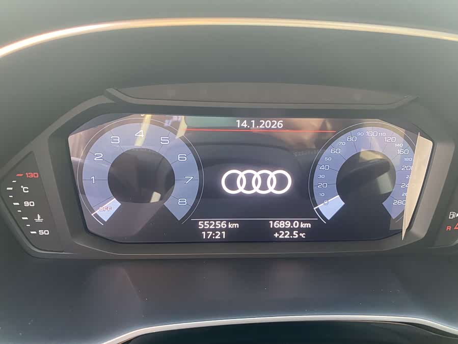 Audi Q3 2021 car image #16