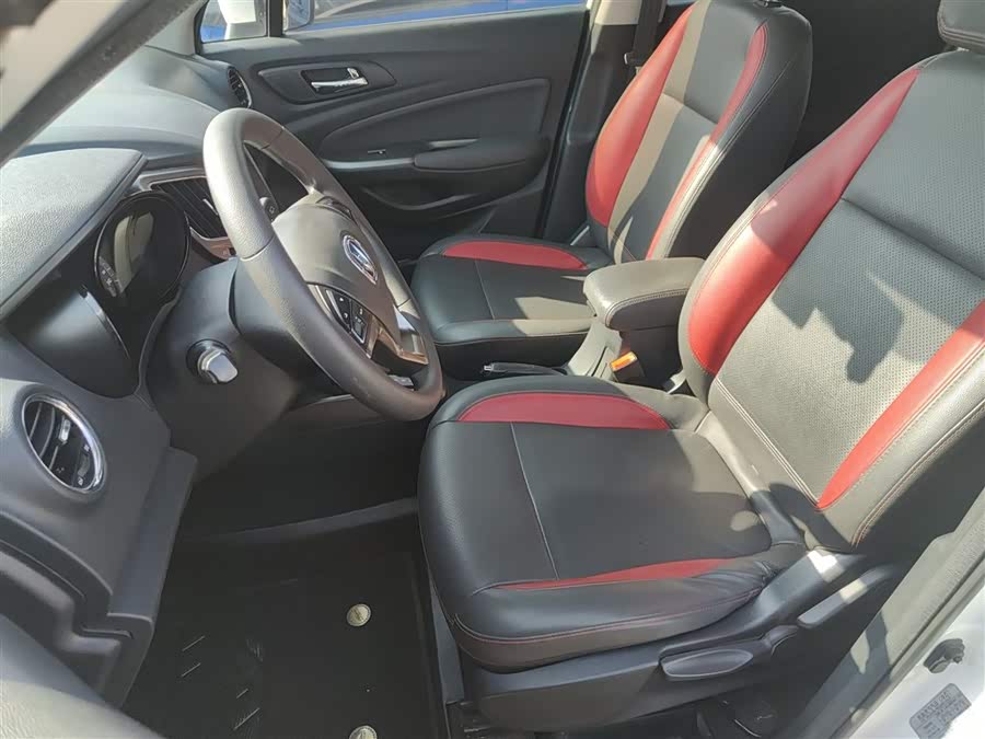 Changan CS15 2018 صورة سيارة #16