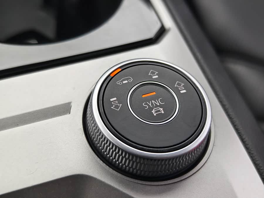 Volkswagen Touareg 2020 immagine di auto #16