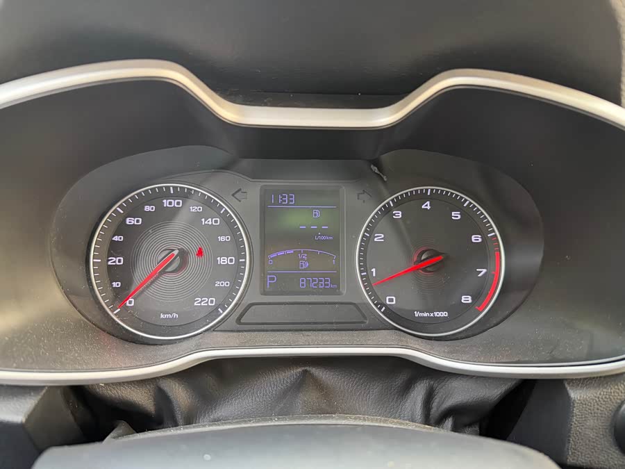 MG ZS 2018 car image #16