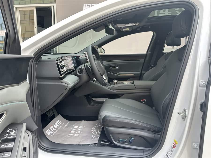 BYD Qin L 2025 car image #16