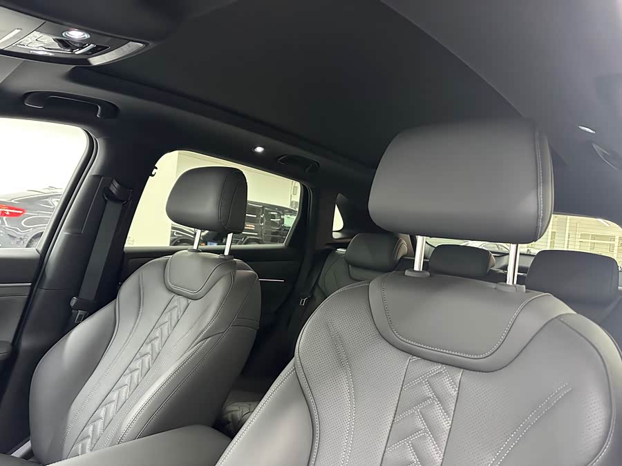 BYD SongL DM-i 2025 #16 BYD SongL DM-i 2025 car image #16