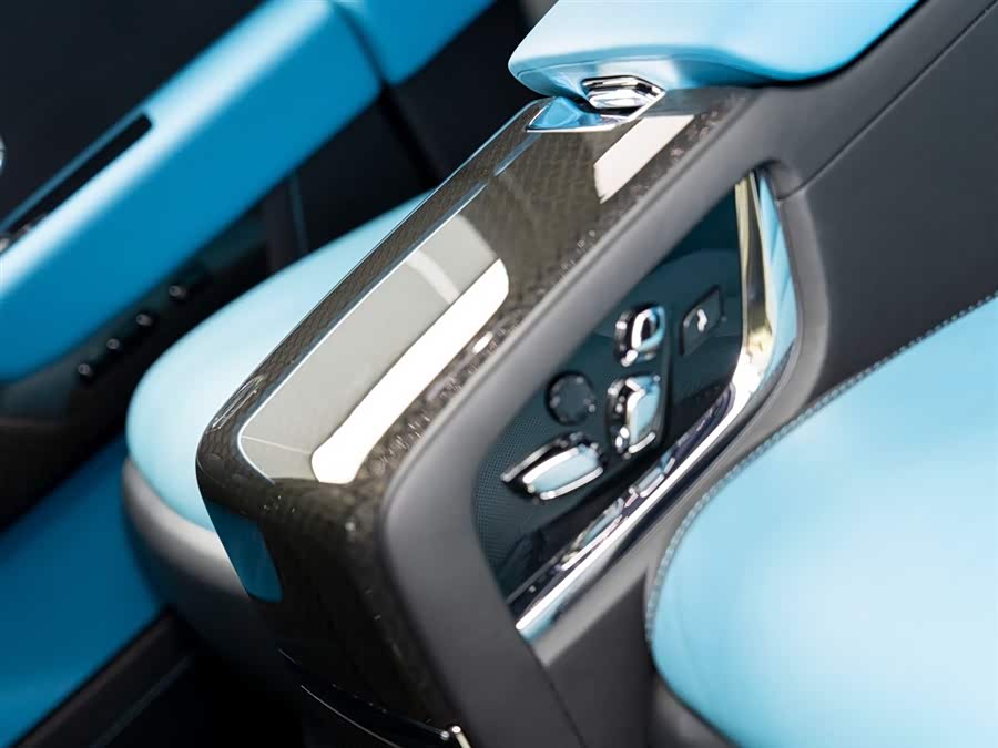 Rolls-Royce Cullinan 2022 car image #16