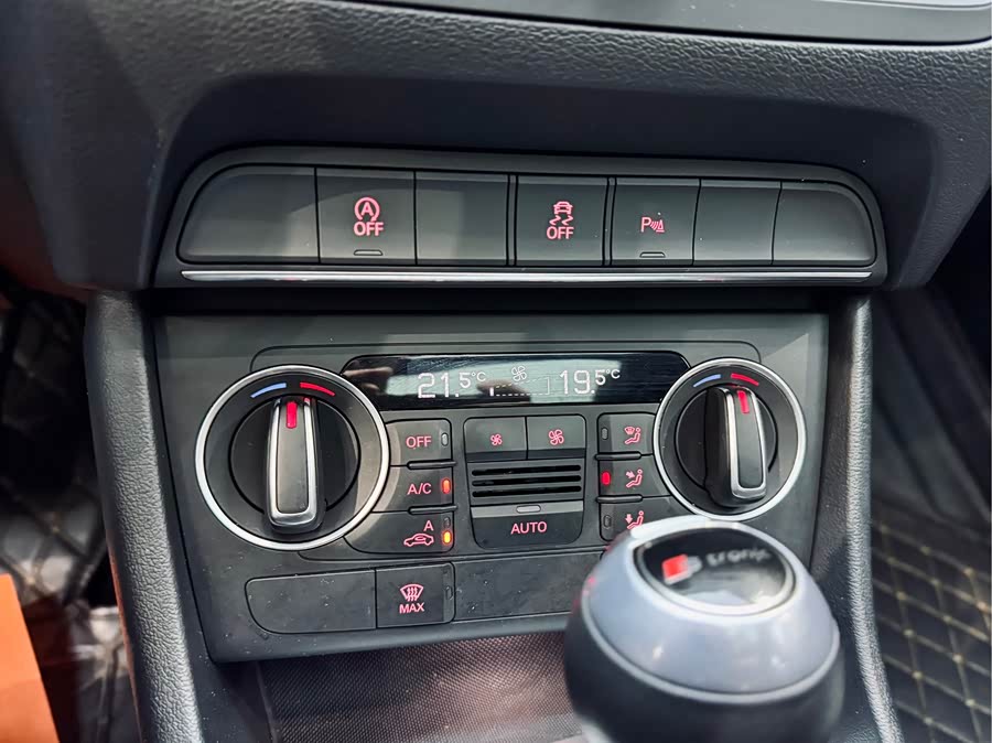 Audi Q3 2019 immagine di auto #16