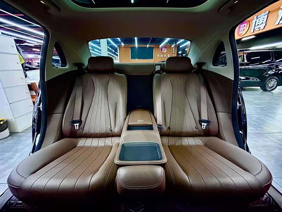 Mercedes-Benz E Class 2022 car image #16