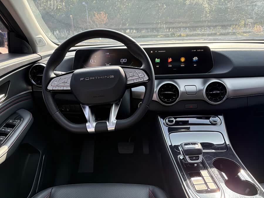 Forthing T5 EVO 2022 car image #16