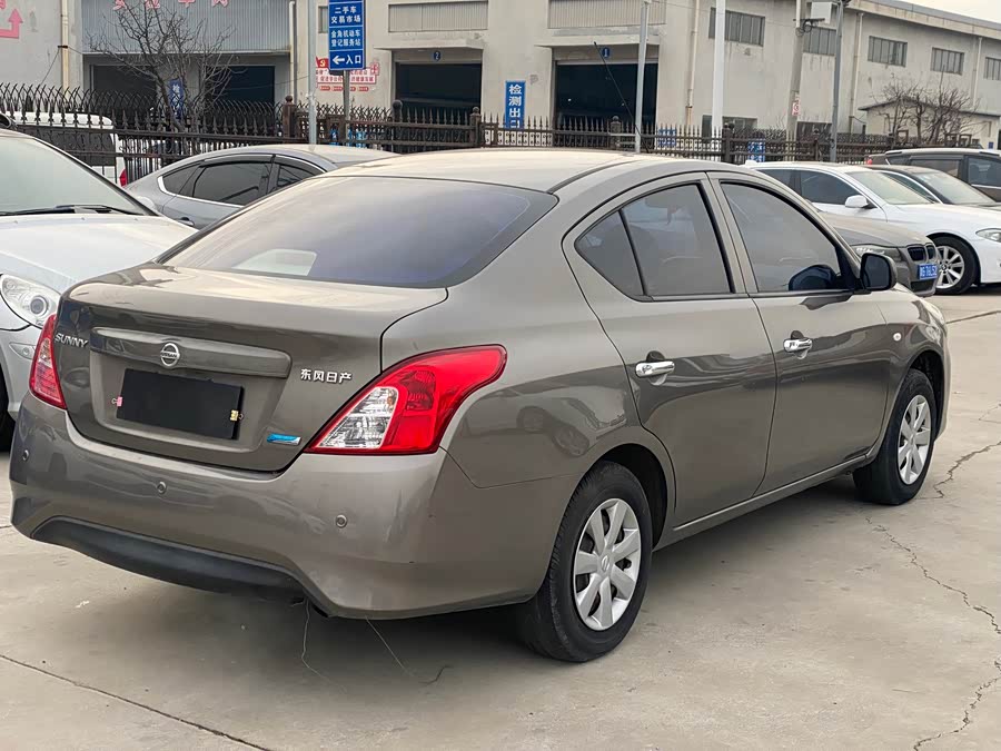 Nissan Sunny 2016 #16 Nissan Sunny 2016 car image #16