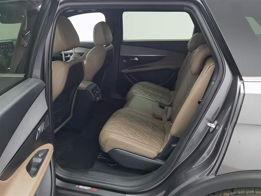 Peugeot 5008 2019 car image #16