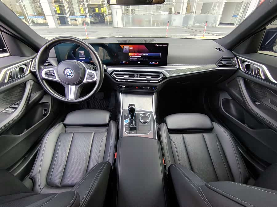 BMW i4 2022 car image #16