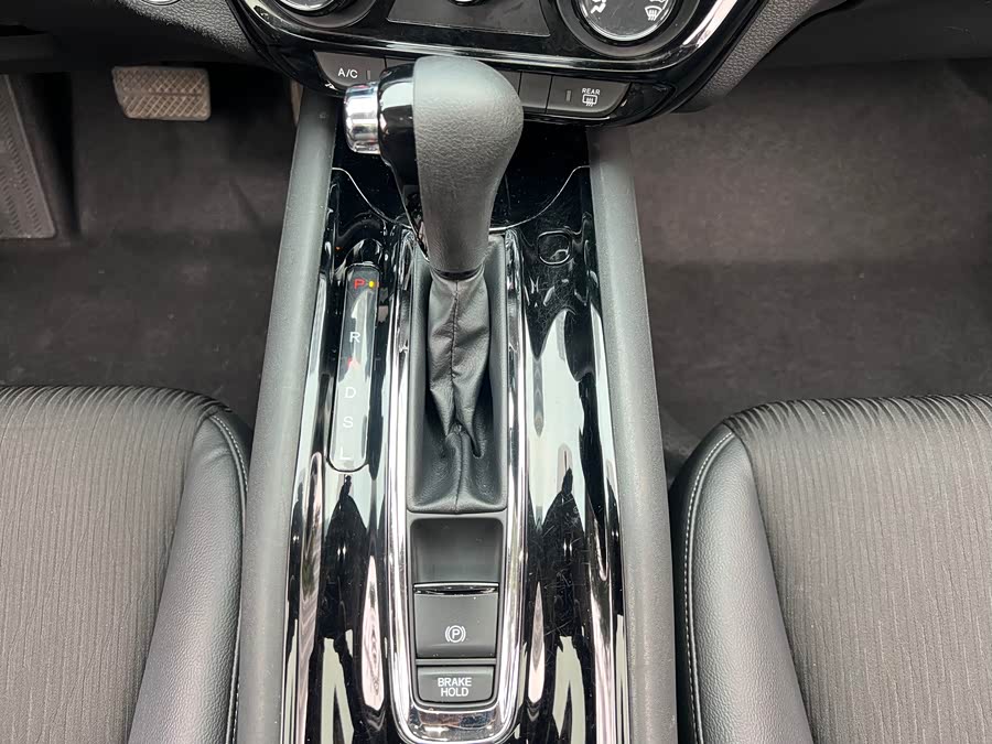 Honda VEZEL 2021 #16 Honda VEZEL 2021 car image #16