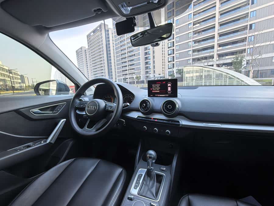 Audi Q2L 2021 car image #16