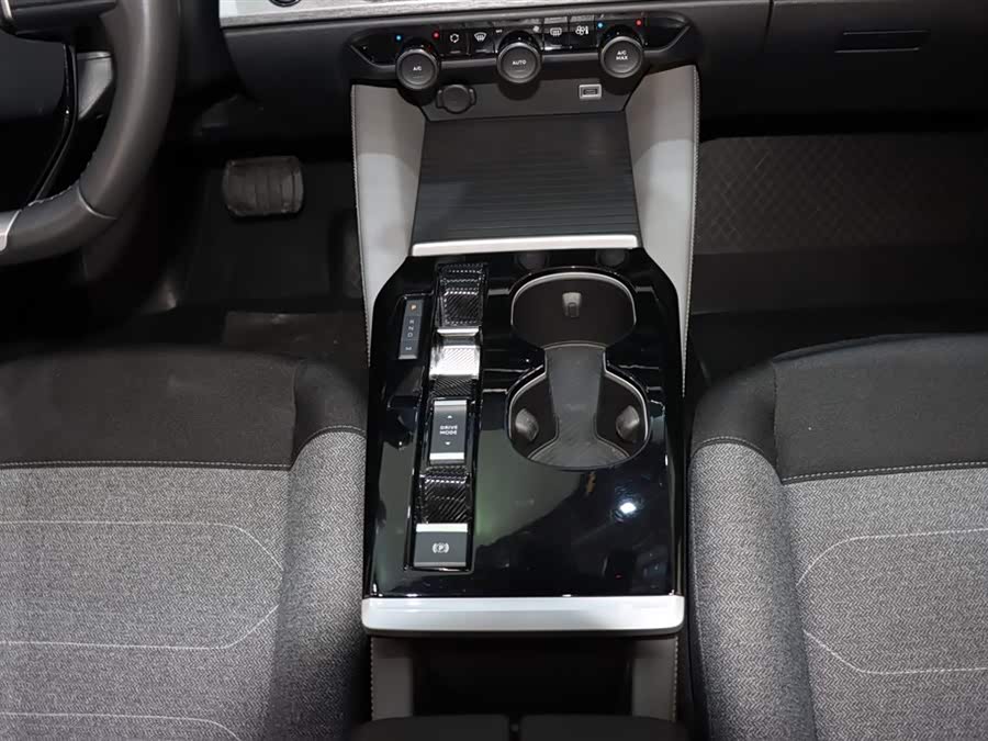 Citroen C5 X 2024 #16 Citroen C5 X 2024 car image #16