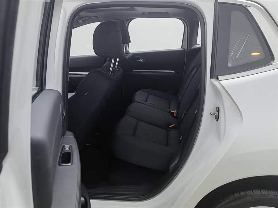 Peugeot 3008 2019 car image #16