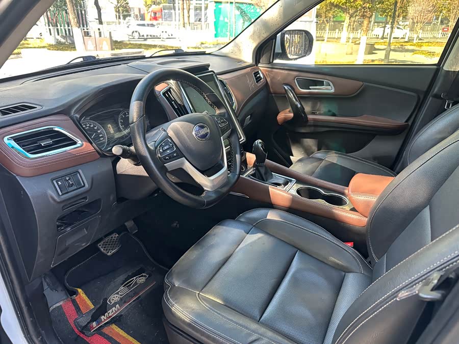 SWM X7 2019 изображение автомобиля #16