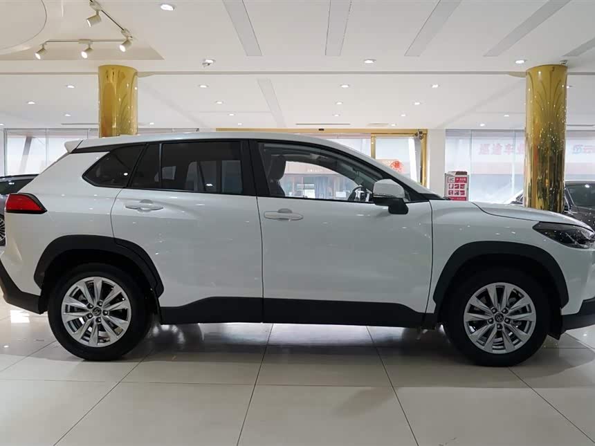 Toyota Corolla Cross 2024 immagine di auto #16