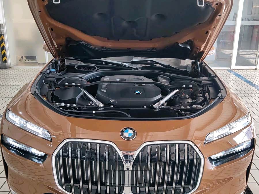 BMW 7 Series car image #16